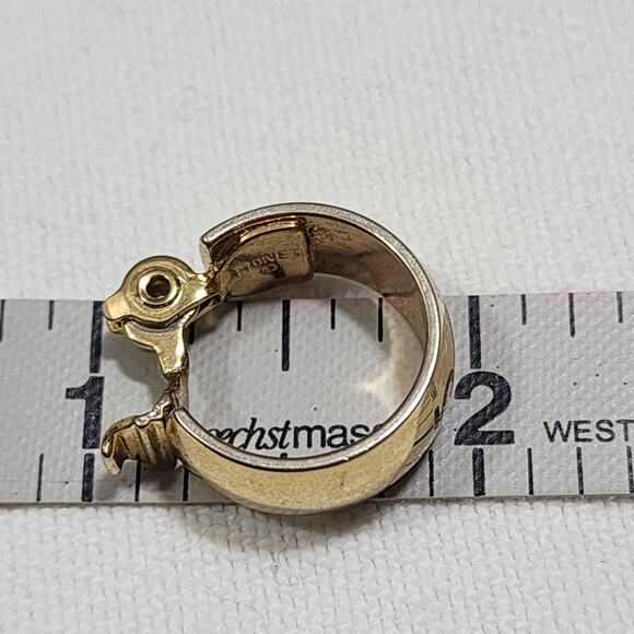 Wide Chunky Polished Gold Tone Earrings Hoop Huggie Leaver Back Monet Vintage - Picture 6 of 7